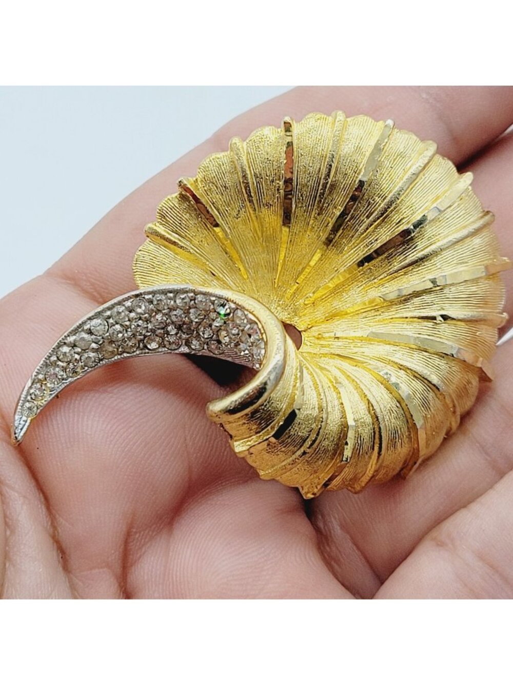 Vintage Signed BSK Pave Rhinestone Cornucopia Shell Brooch Pin Gold Tone 2.25"